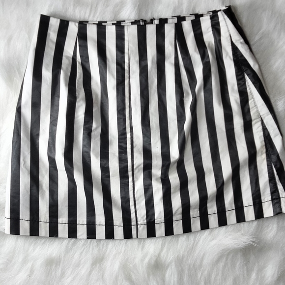 Forever 21 Striped miniSkirt - Picture 6 of 12